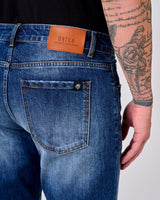 Jeans regular fit lavaggio medio