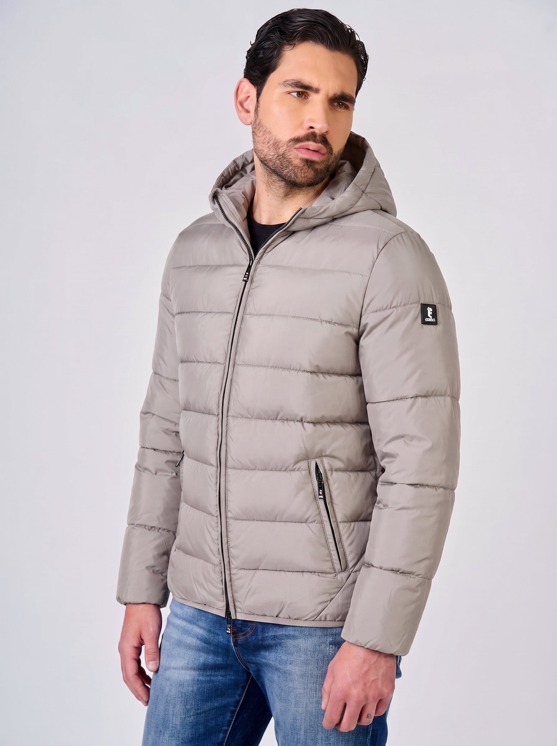 Giubbotto con zip e cappuccio