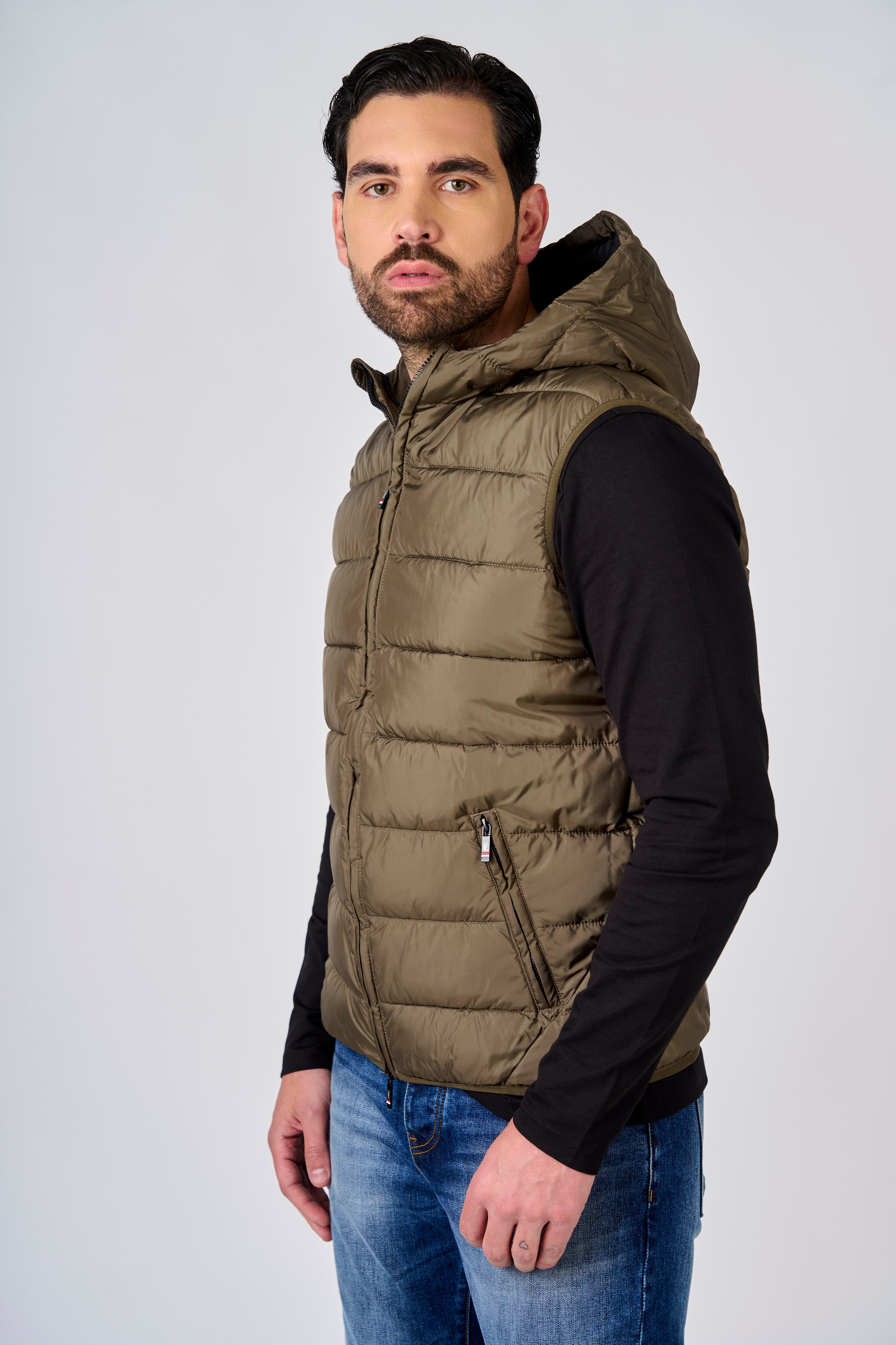 Gilet con cappuccio