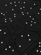 Maglia girocollo con strass e logo jacquard