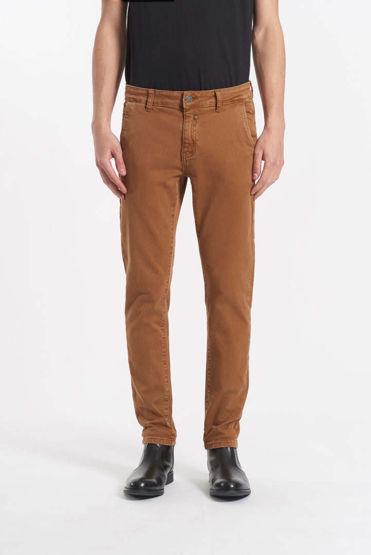 Pantaloni chinos