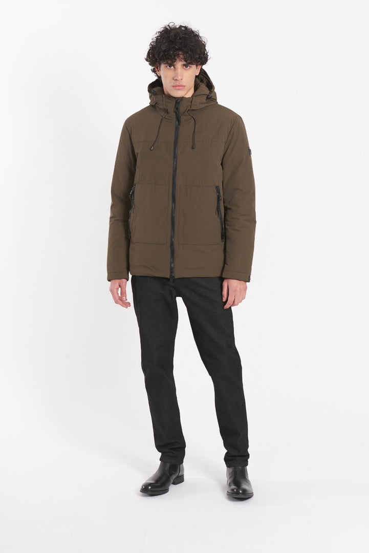 Giubbotto con zip e cappuccio