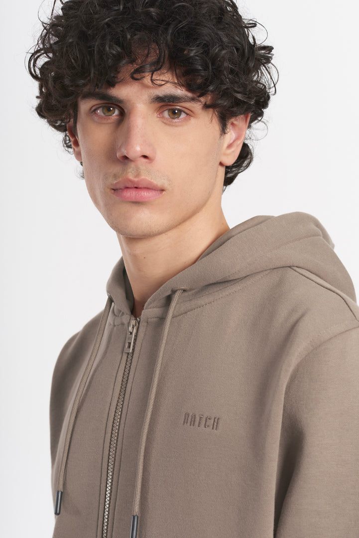 Felpa con zip e micrologo ricamato