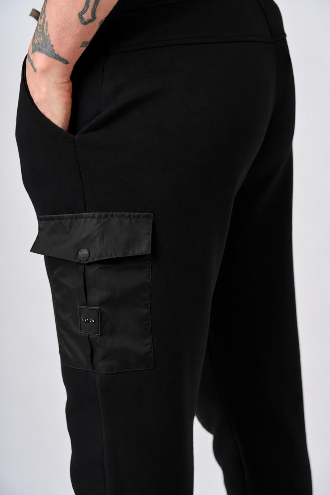 Pantaloni cargo in interlock