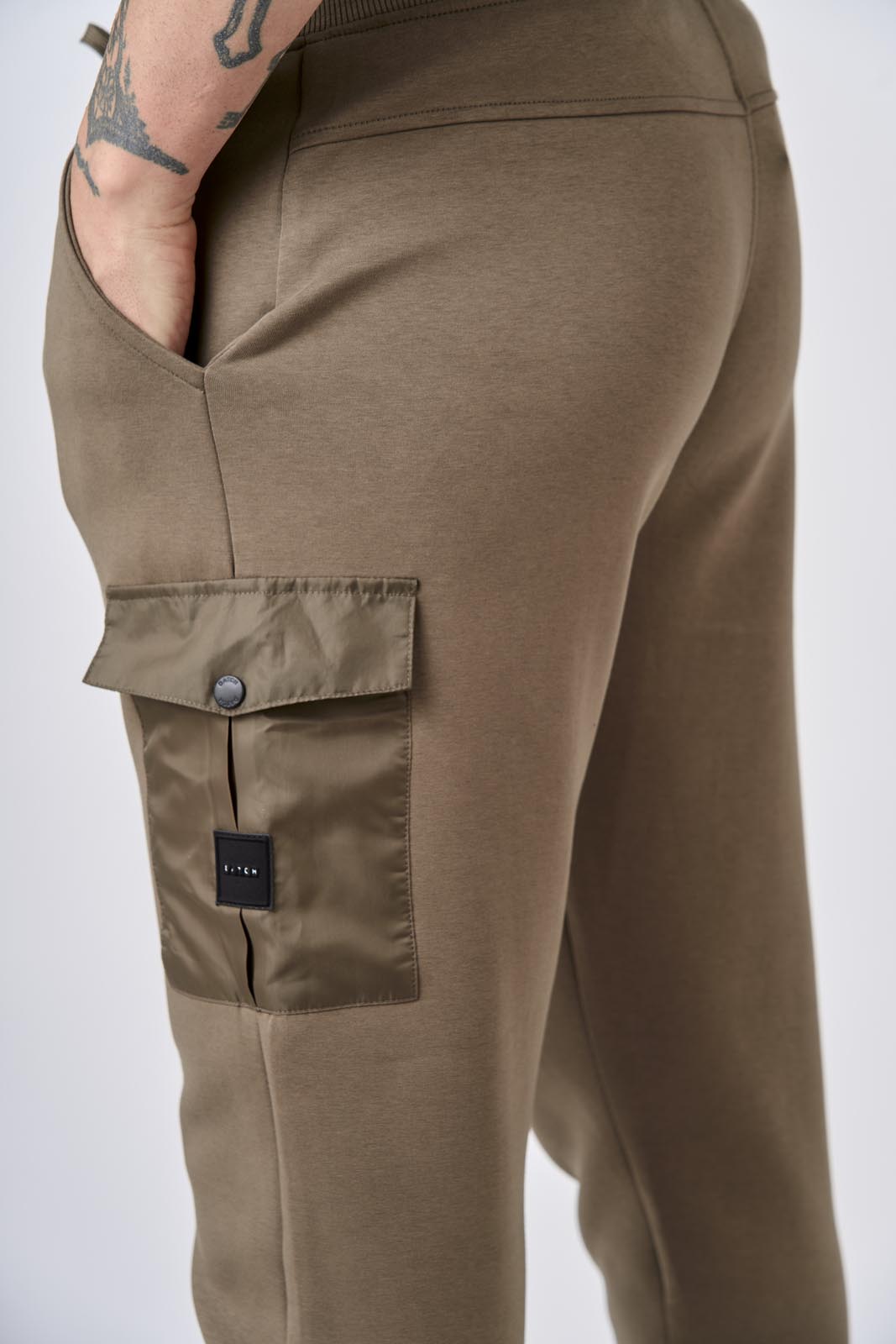 Pantaloni cargo in interlock