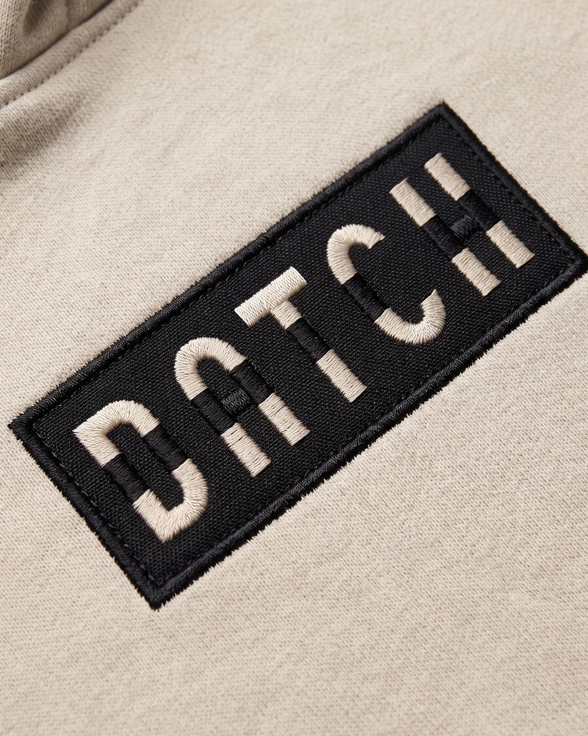 Felpa con cappuccio e logo ricamato