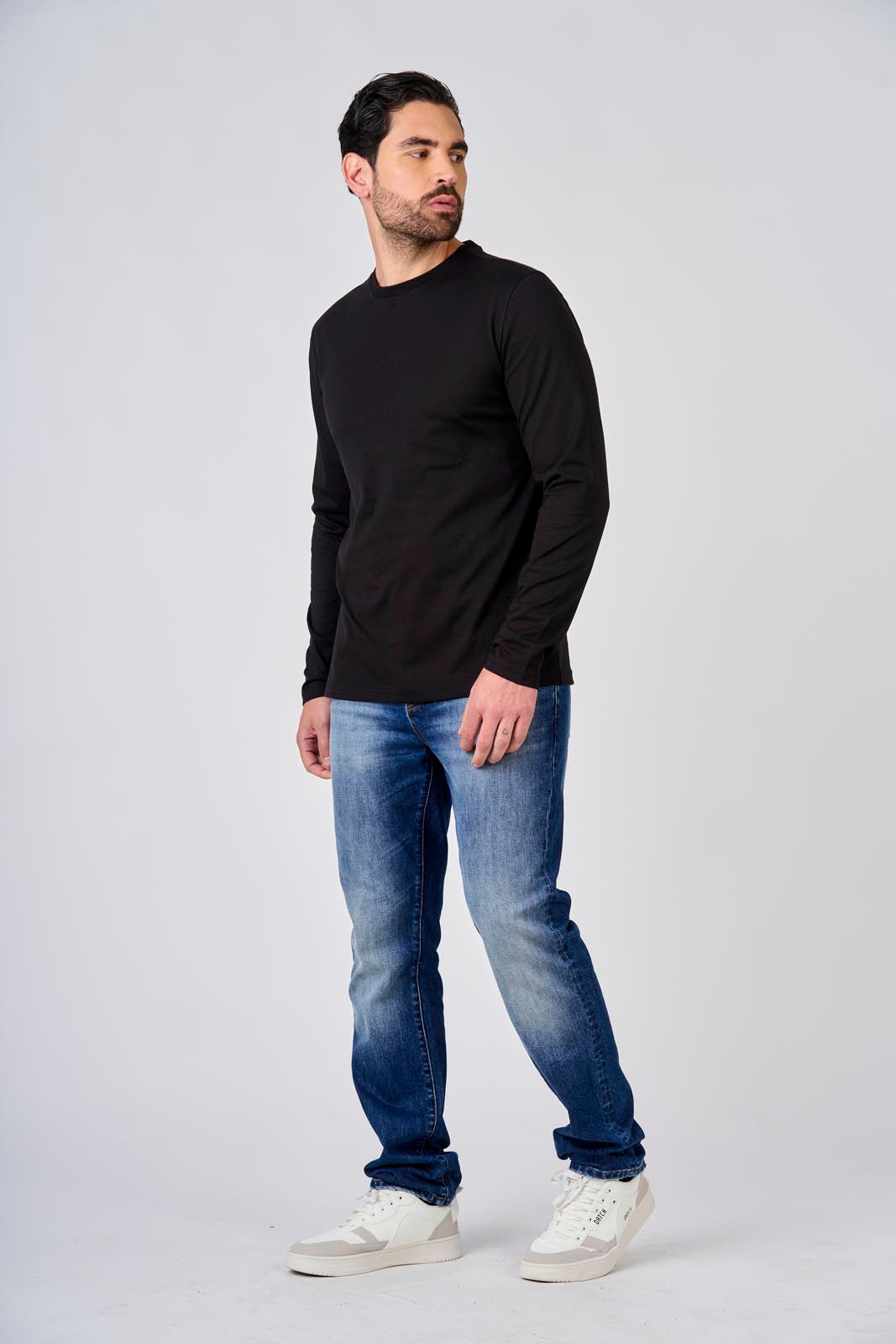 T-shirt a maniche lunghe con logo ricamato
