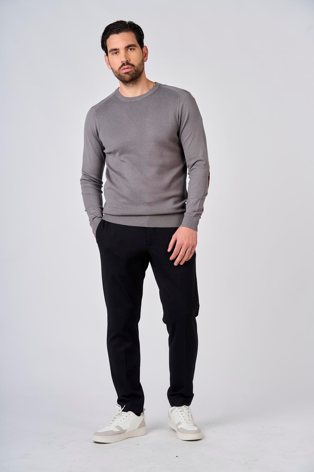 Maglia girocollo con toppe