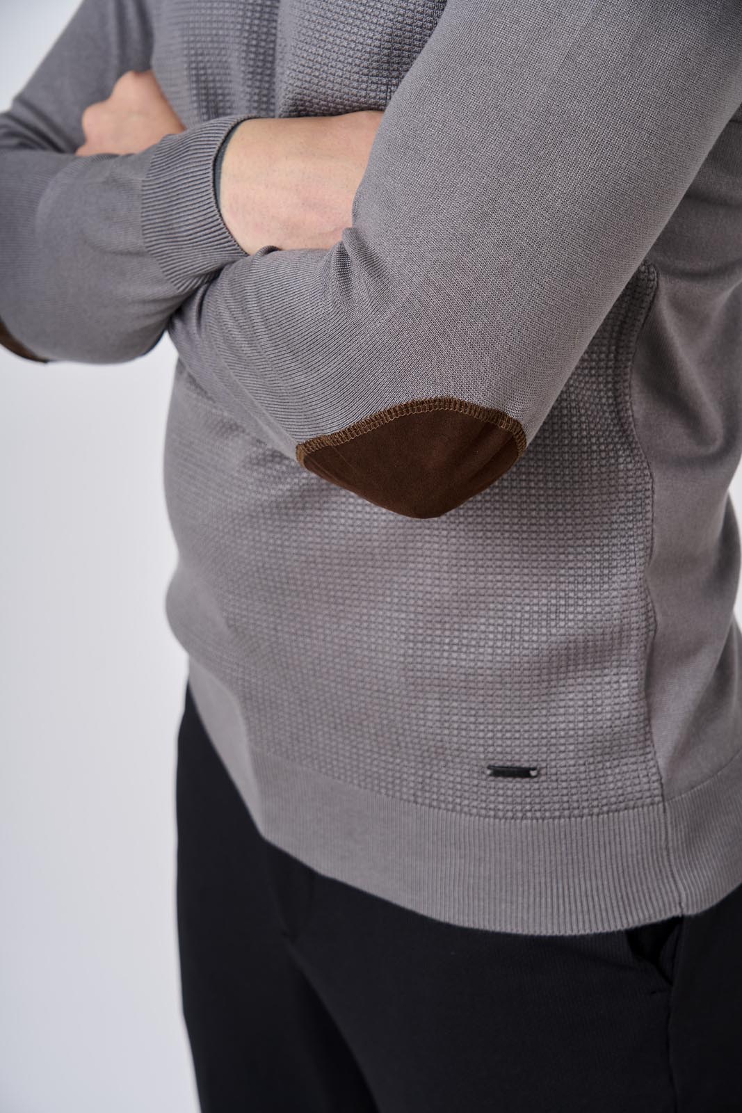Maglia girocollo con toppe