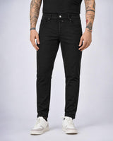 Pantaloni slim fit tinto in capo