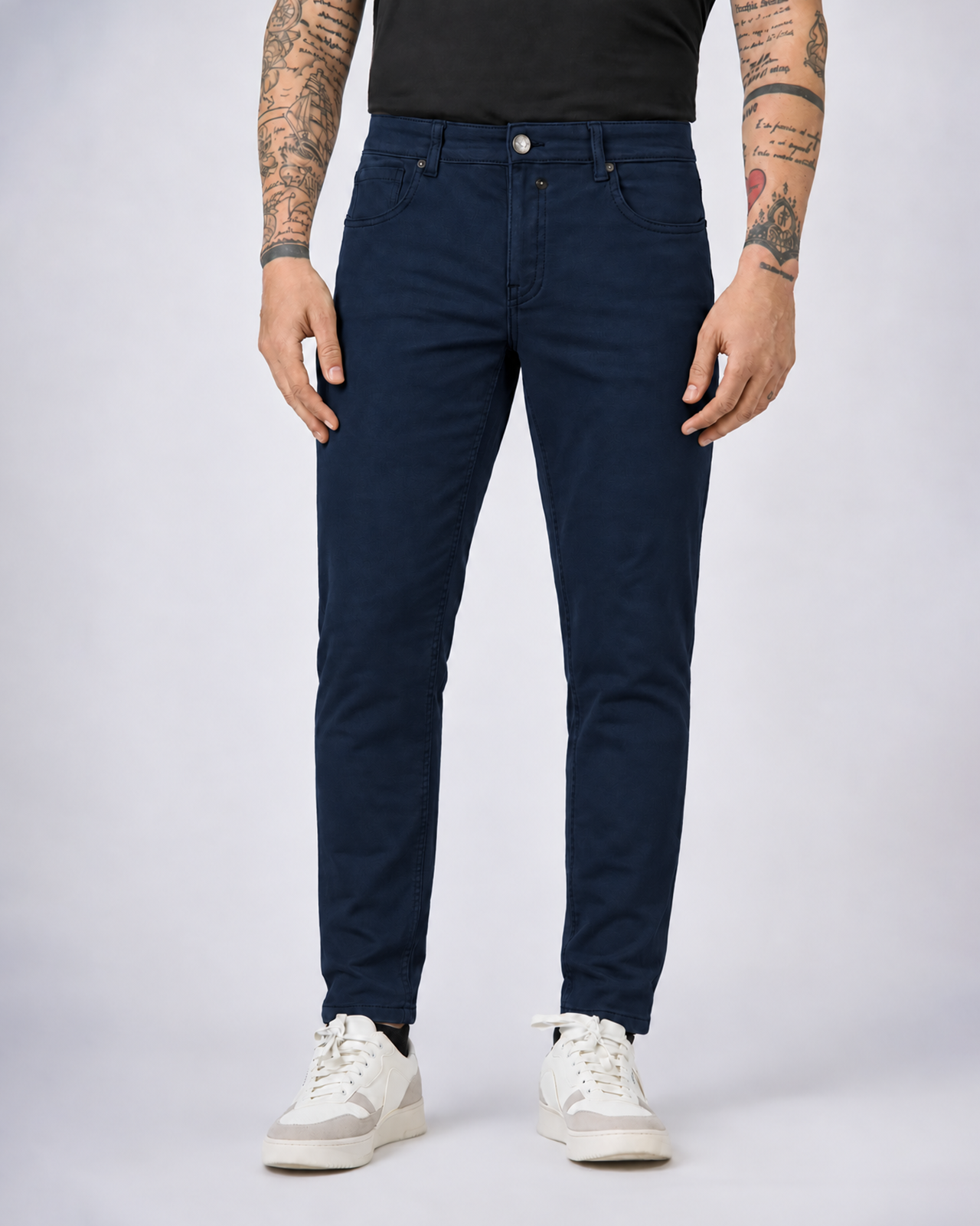 Pantaloni slim fit tinto in capo