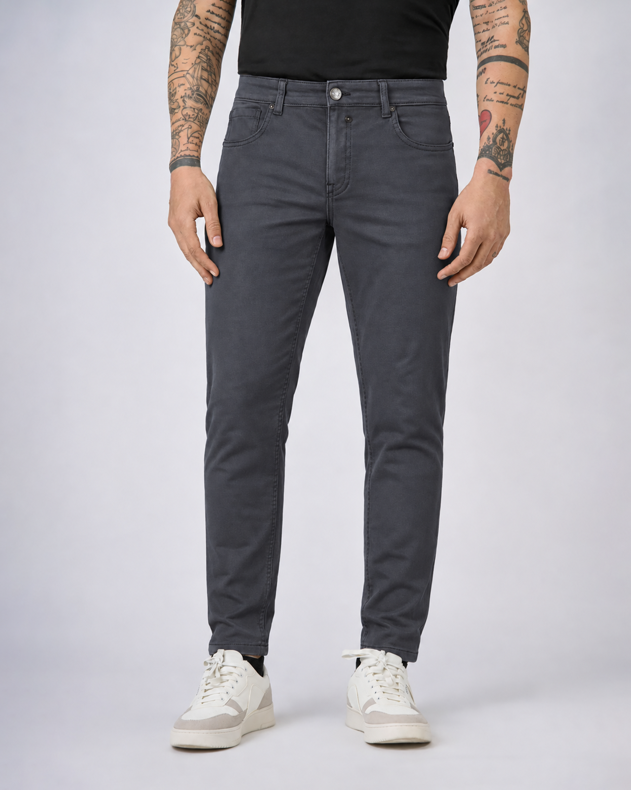 Pantaloni slim fit tinto in capo