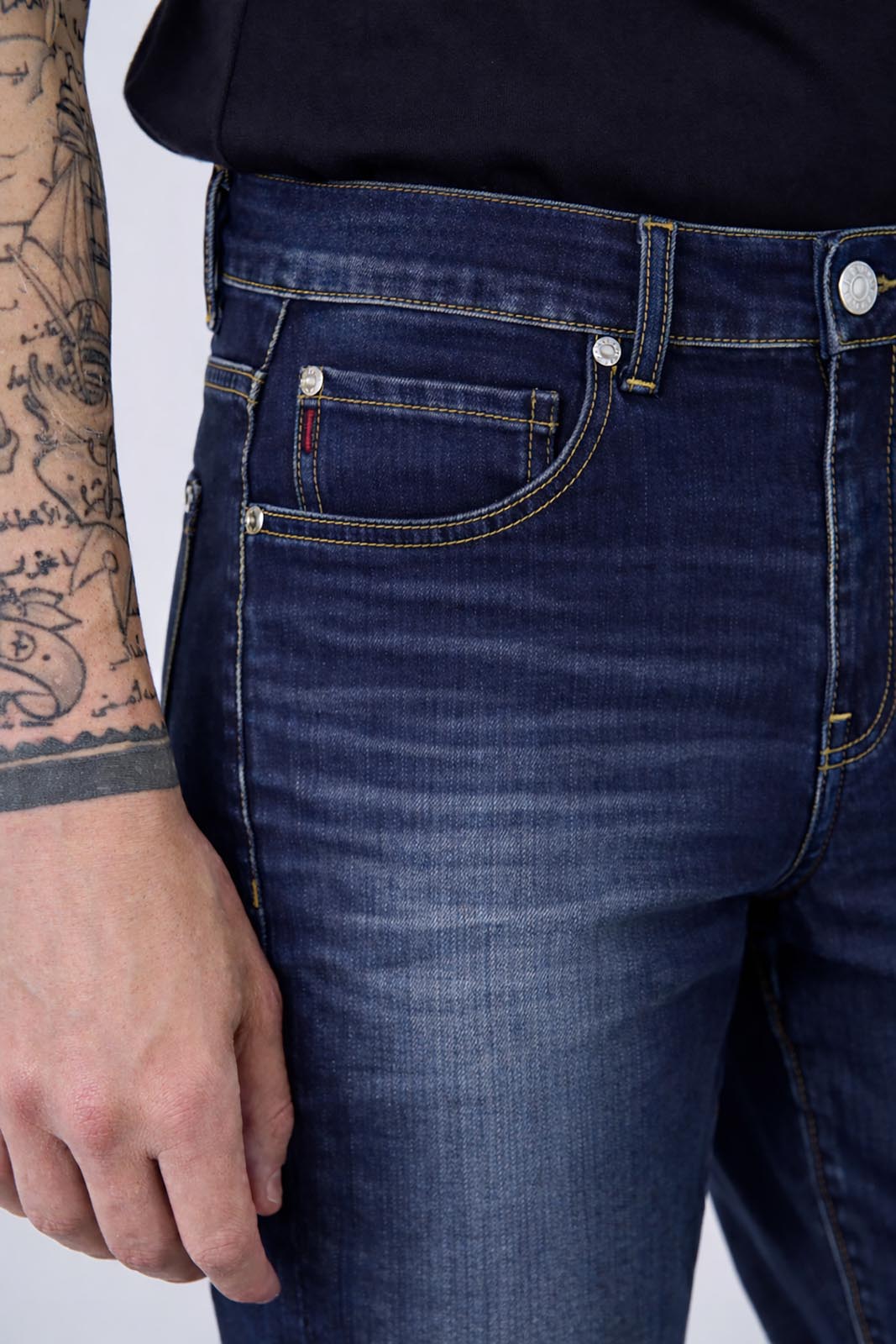 Jeans slim fit lavaggio scuro