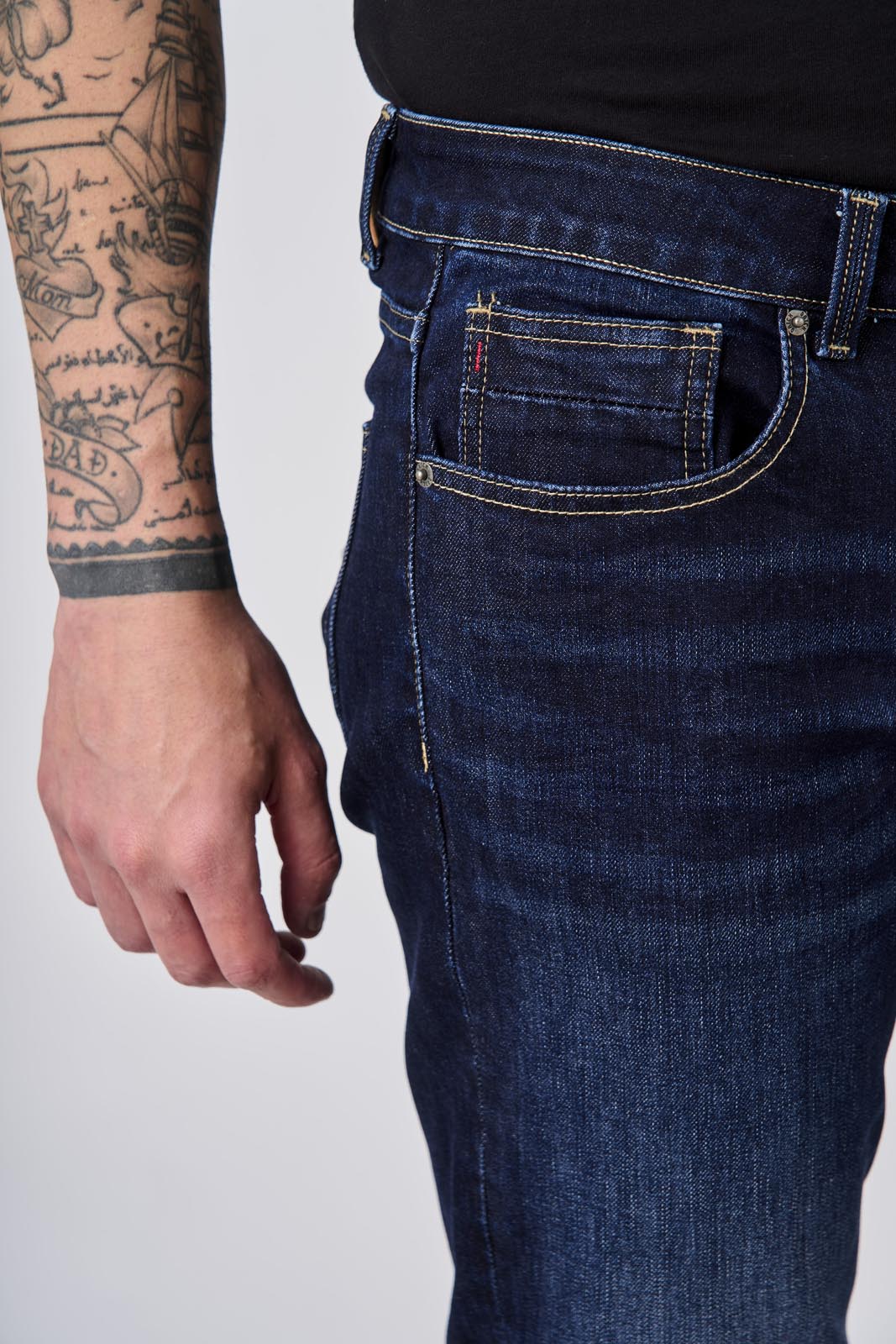 Jeans slim fit lavaggio scuro
