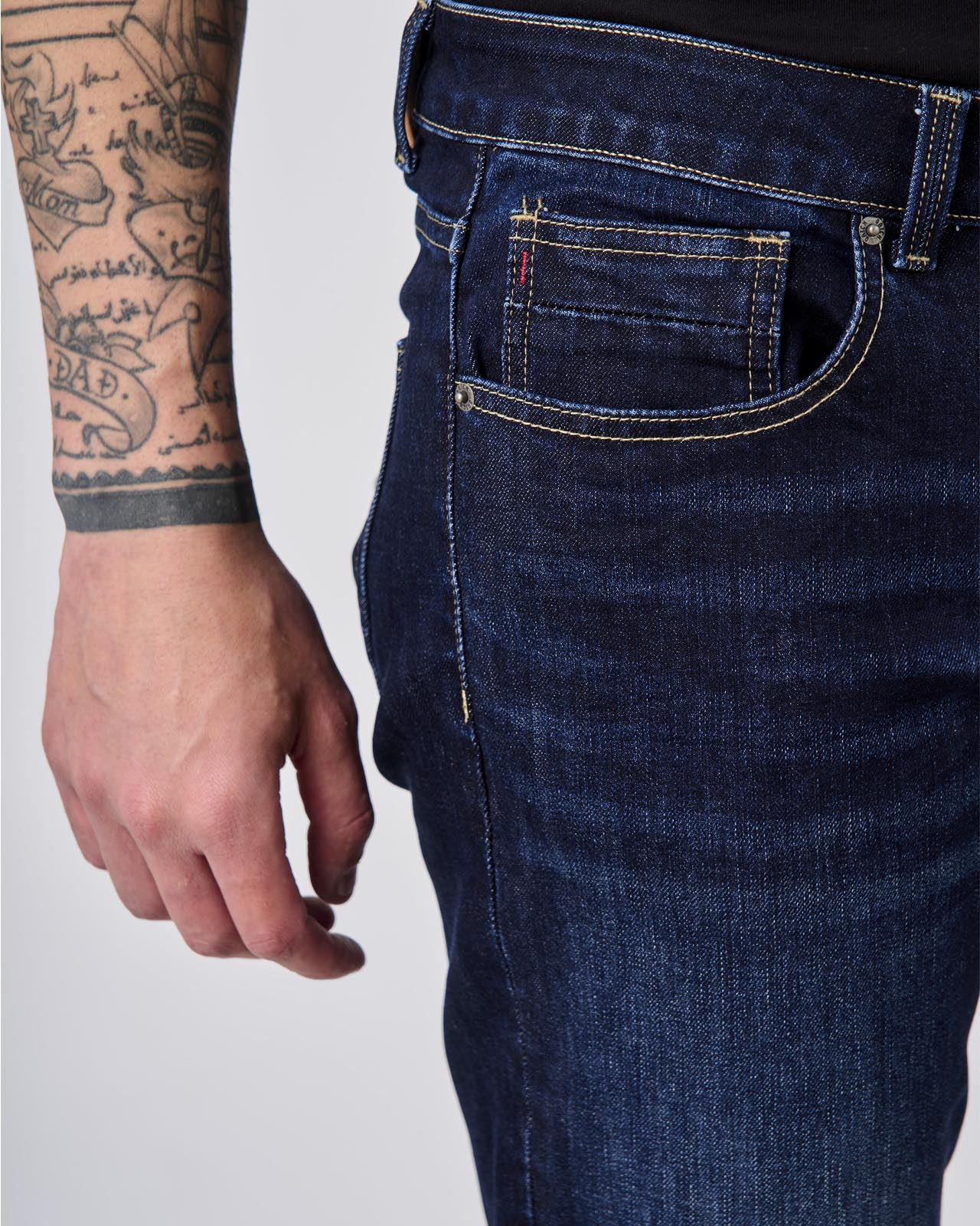 Jeans slim fit lavaggio scuro