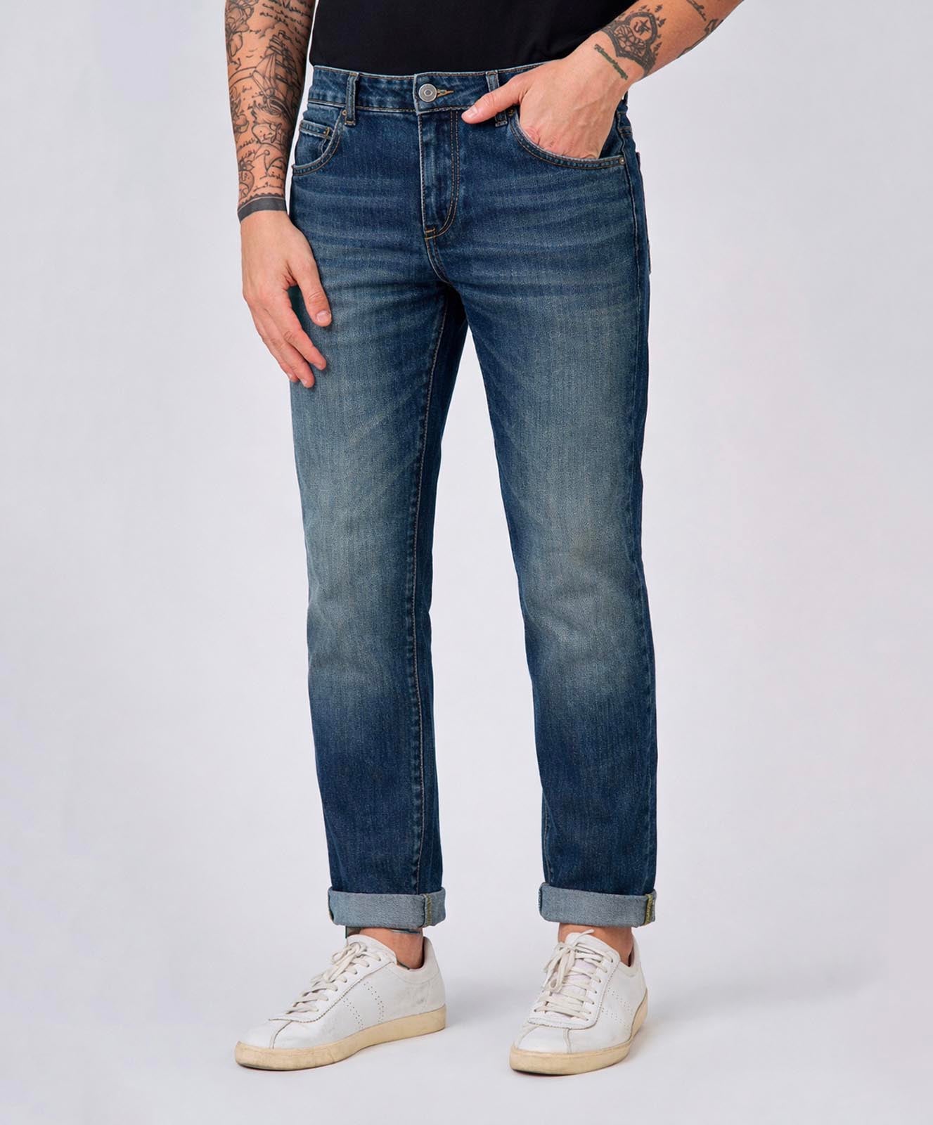 Jeans slim fit tonalità sabbia