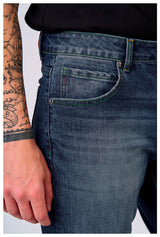 Jeans slim fit tonalità sabbia