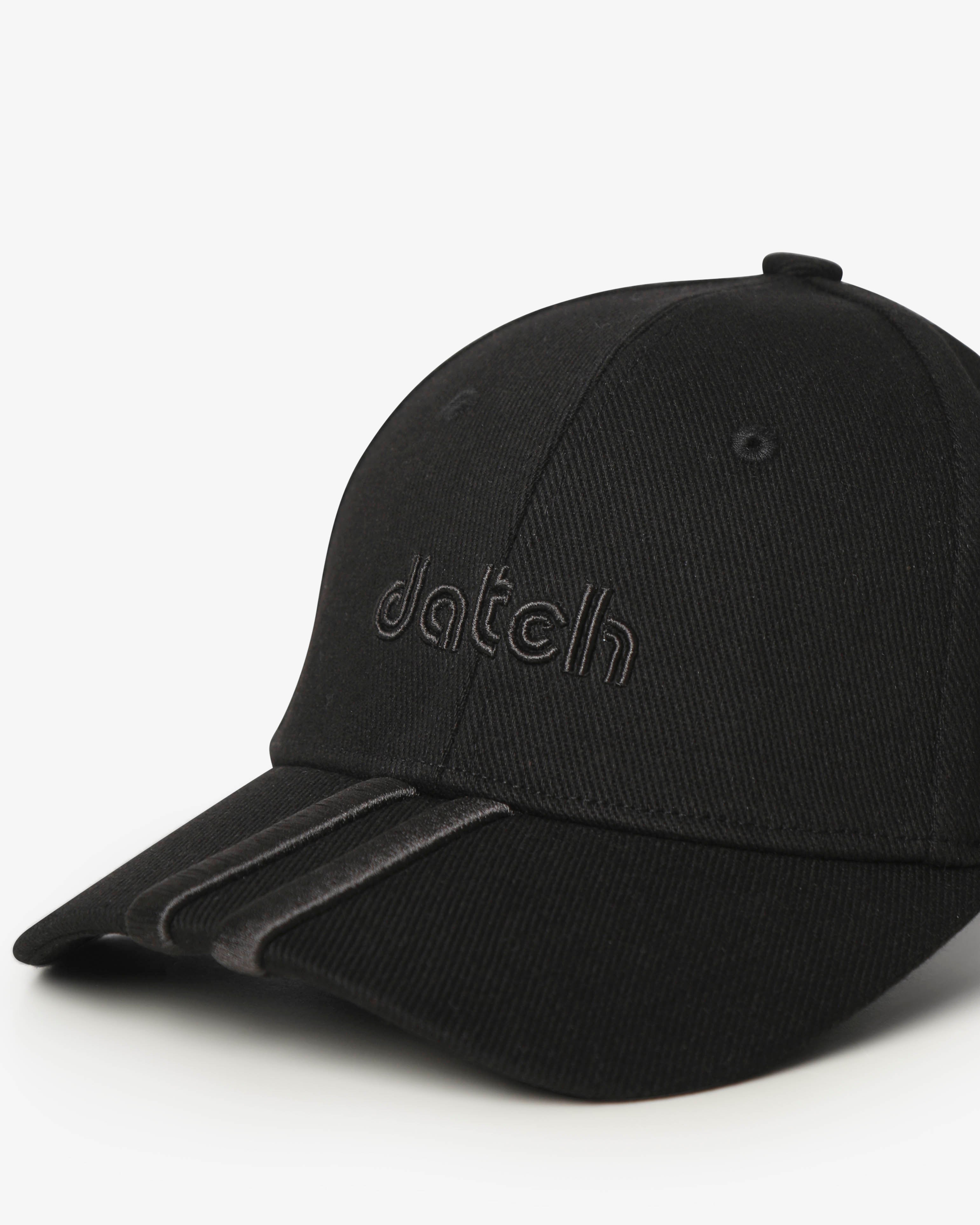 Cappellino con visiera e logo tono su tono