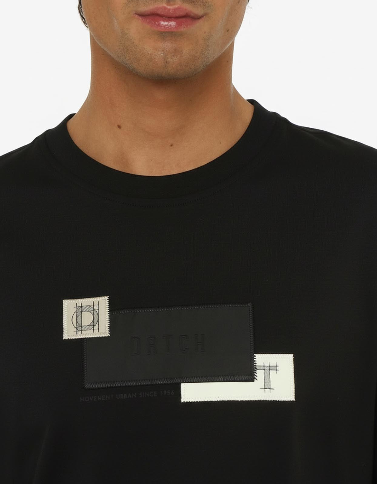 T-shirt movement urban