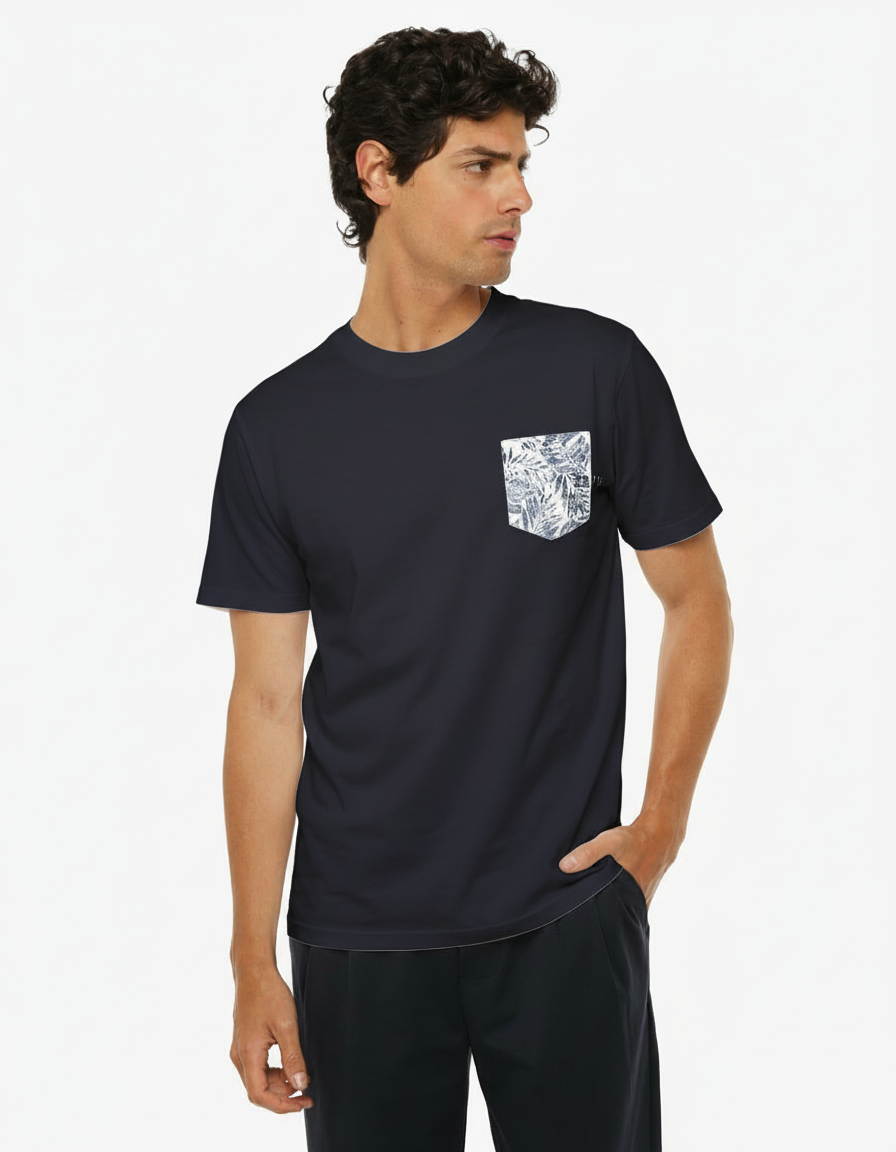 T-shirt con taschino floral