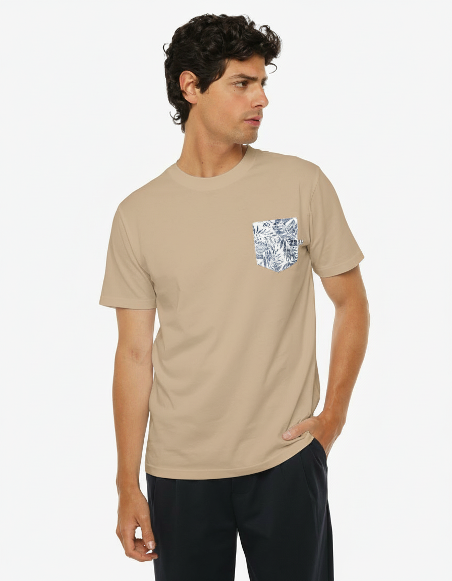 T-shirt con taschino floral