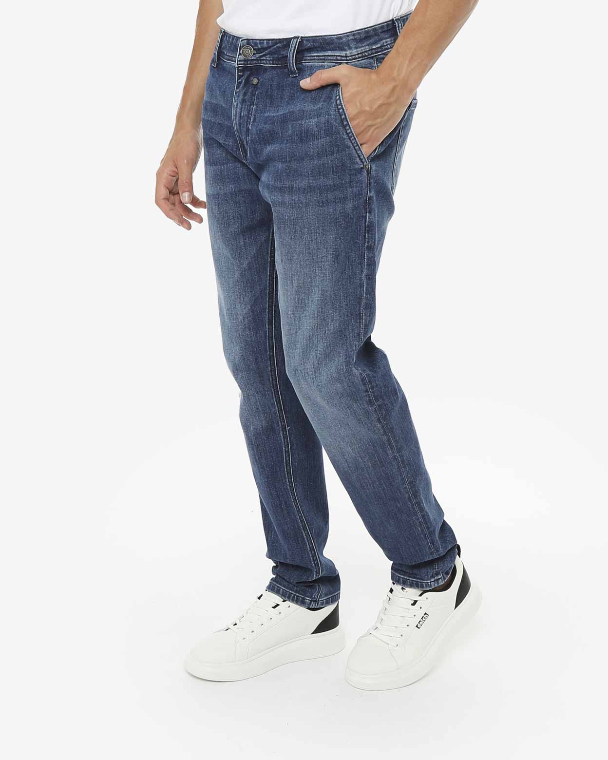 Jeans in cotone taglio slim