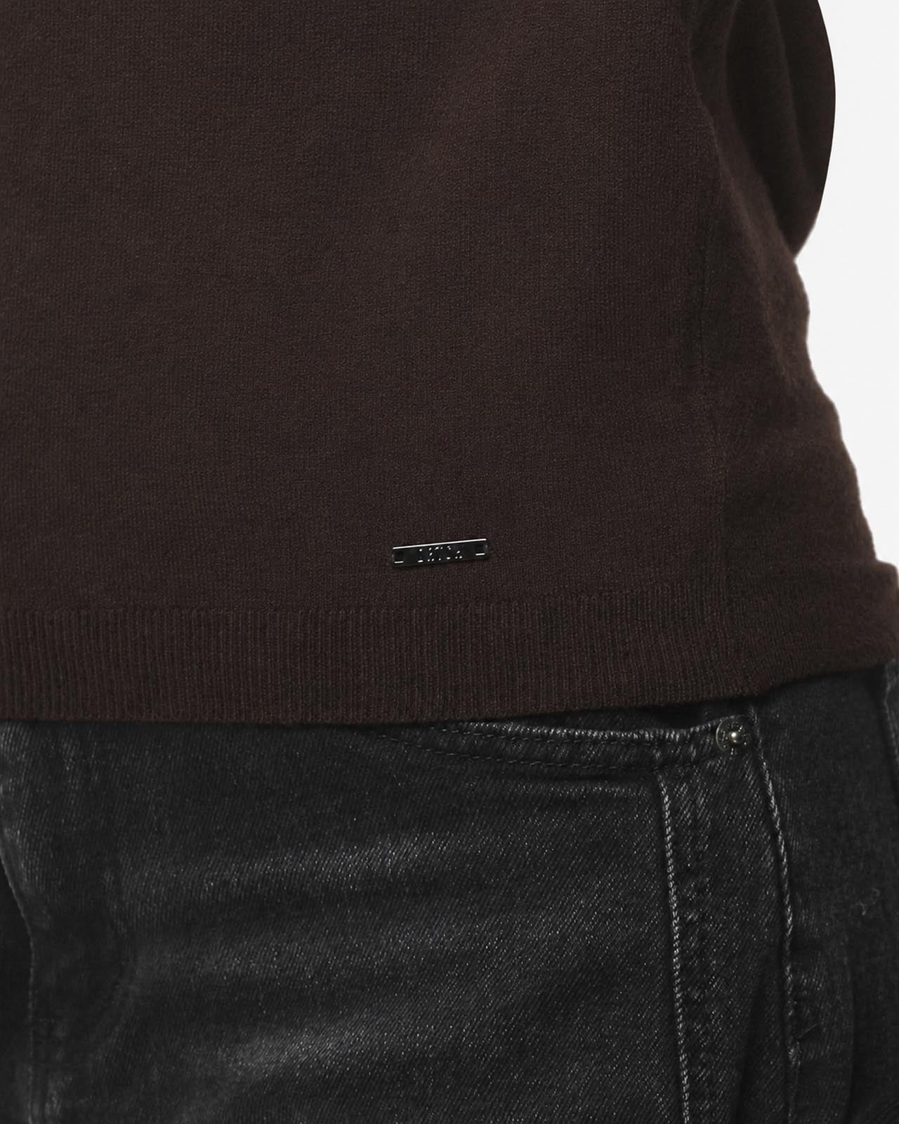 Maglia girocollo con collo a costine