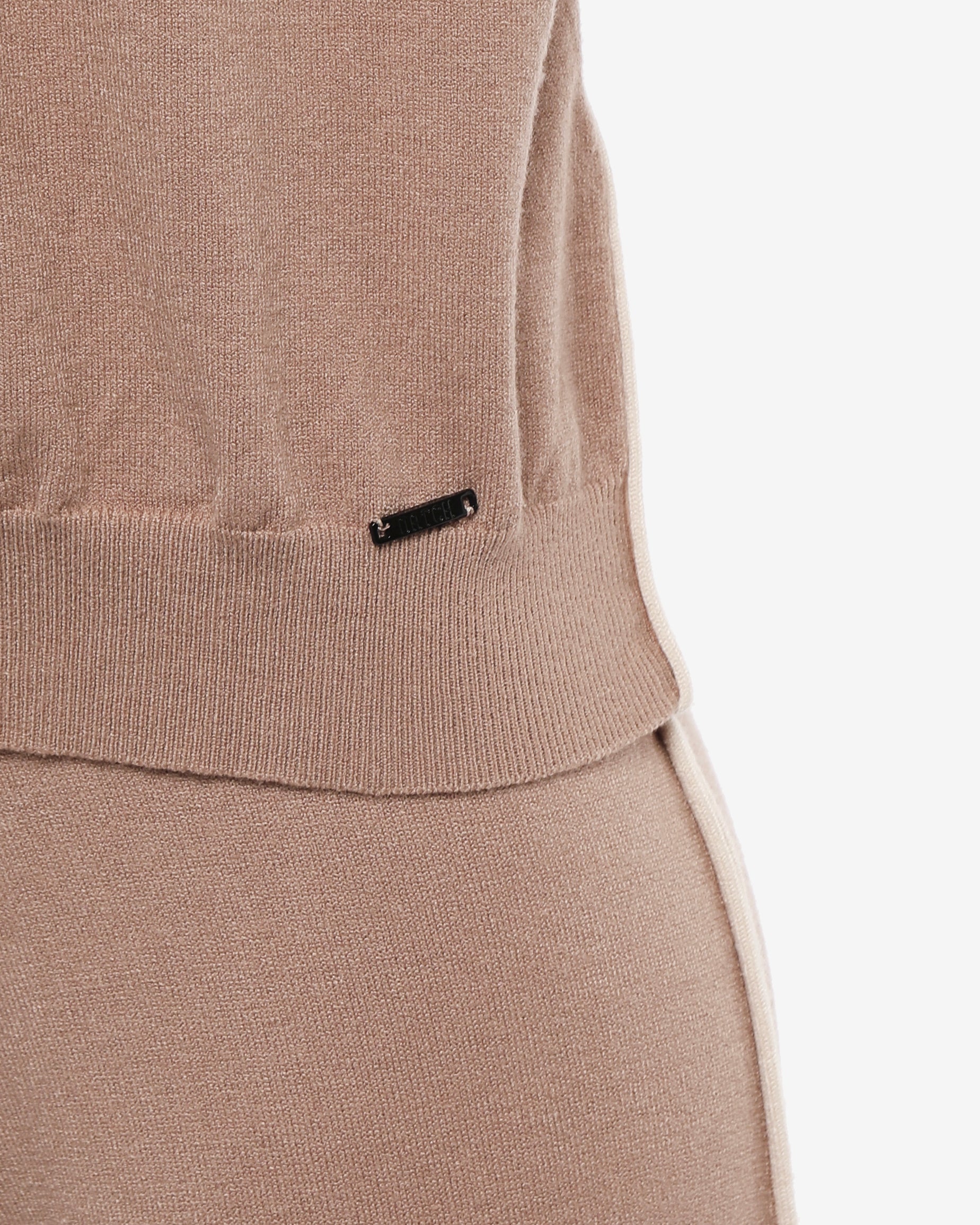 Maglia con profili a contrasto