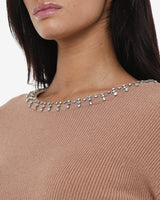 Maglia con strass al girocollo