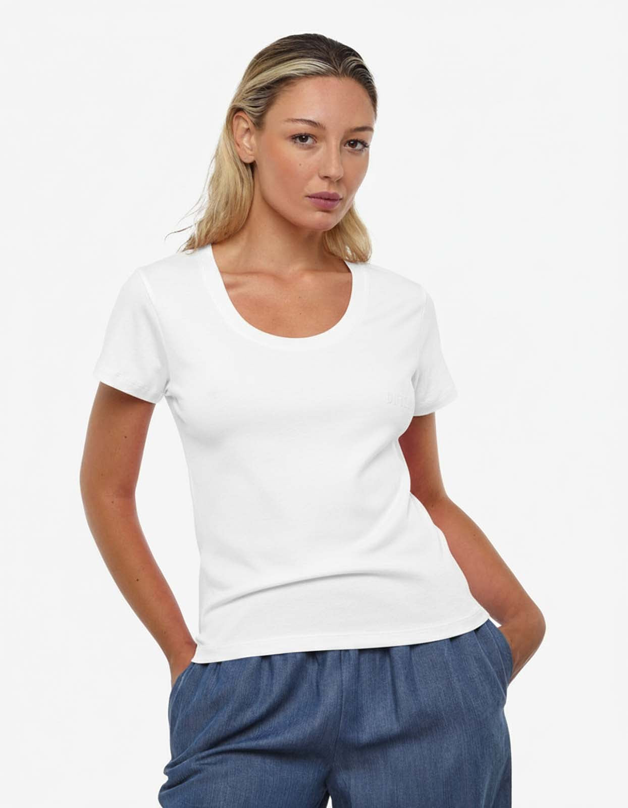T-shirt taglio slim in cotone stretch