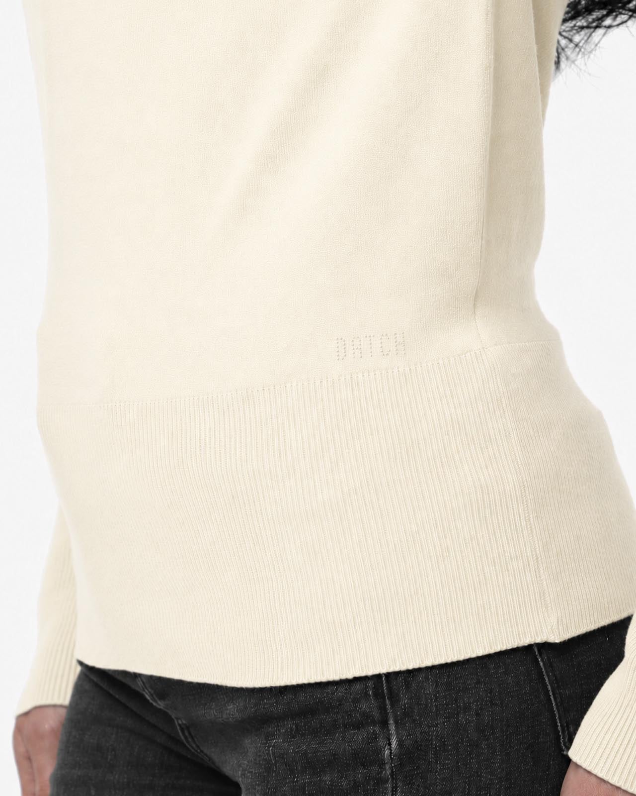 Maglia con scollo asimmetrico e strass