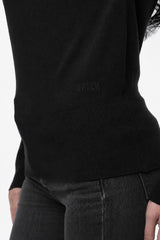 Maglia con scollo asimmetrico e strass