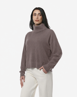 Maglia a collo alto a maniche lunghe con strass