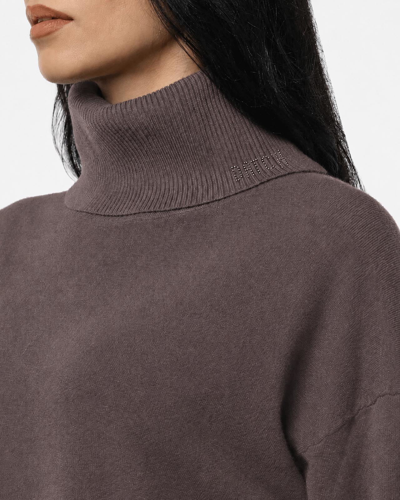 Maglia a collo alto a maniche lunghe con strass