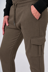 Pantalone in felpa con tasconi