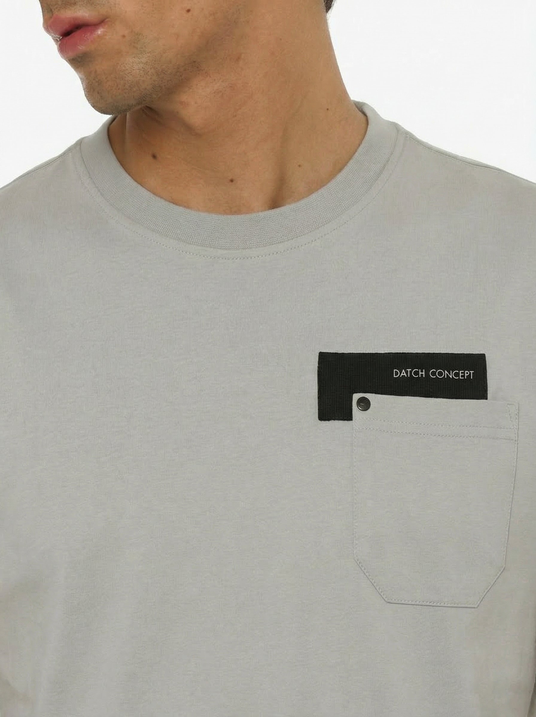 T-shirt con taschino