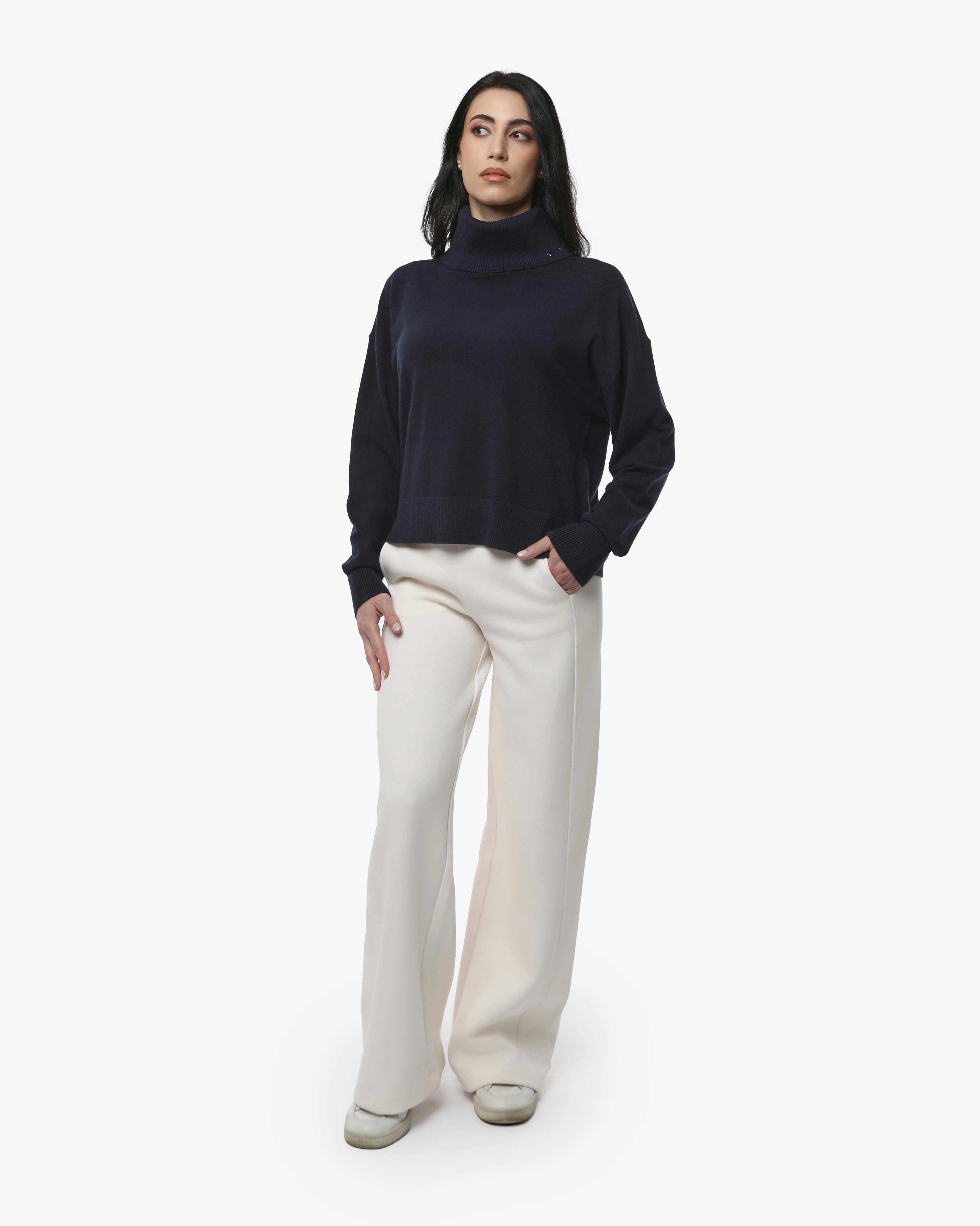 Maglia a collo alto a maniche lunghe con strass
