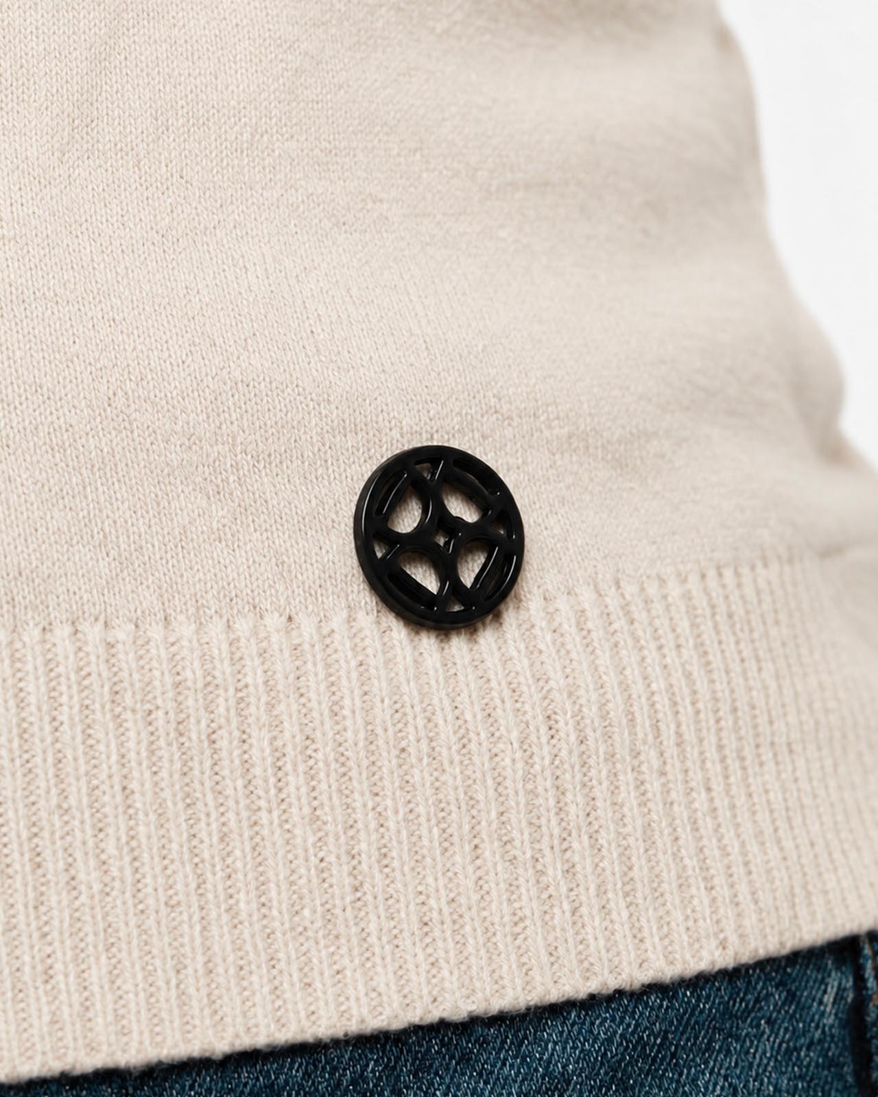 Maglia con collo polo e applicazione logo