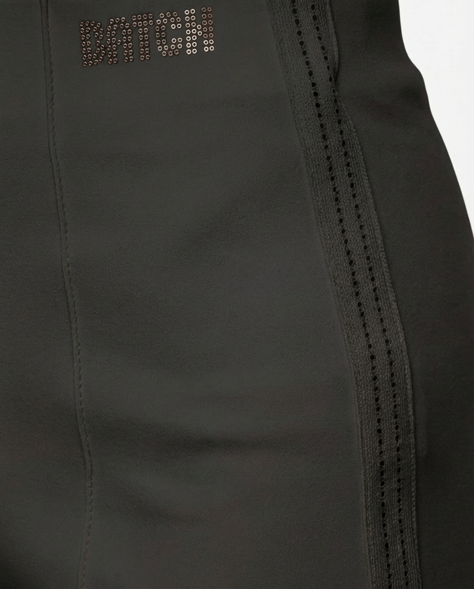 Pantaloni con strass taglio over in cotone stretch